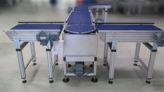 Modulkettenband MB160 in Kombination mit Eckumsetzer