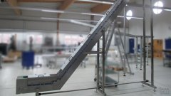 Gurtförderband KF80 geknickte Ausführung aus Edelstahl