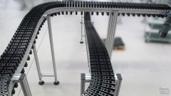 Förderer mit Produktaufnahmeträger
